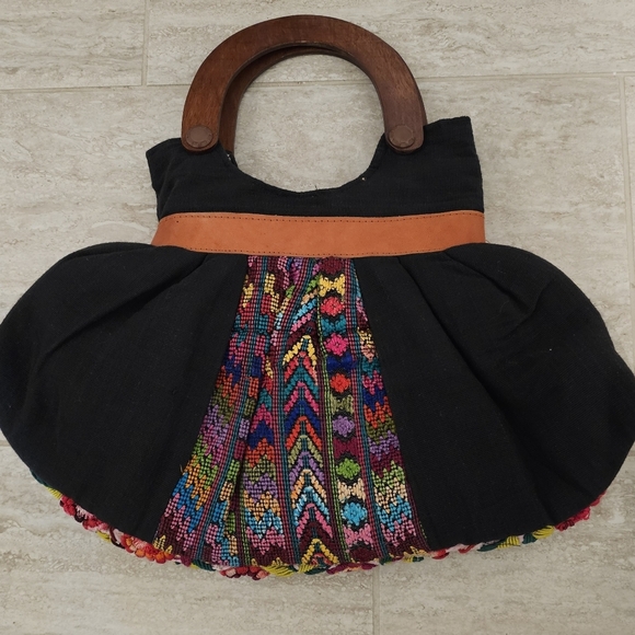 Embroidered Flower and Lace Handbag - Picture 2 of 7